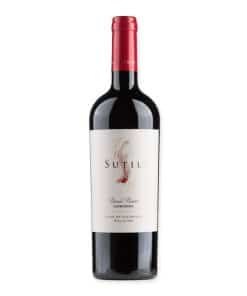 Sutil Grand Reserve Carmenère is een volle rode wijn uit Chili, met donker fruit, kruidigheid en zachte tannines. Gerijpt op eikenhout. Elegant en krachtig.
