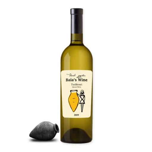 Baia's Wine Tsiska Tsolikouri is een natuurlijke witte wijn uit Imereti, gemaakt van Tsiska en Tsolikouri. Fris, zuiver en vol streekkarakter.