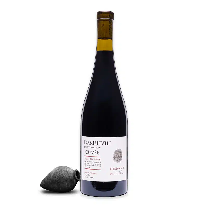 Proef deze Dakishvili Family Cuvee Red, een zachte droge, rode wijn met een unieke smaak uit Georgië bij Wijnhuis-Mana.nl ✓ Service ✓ Kwaliteit ✓ Snelle levering