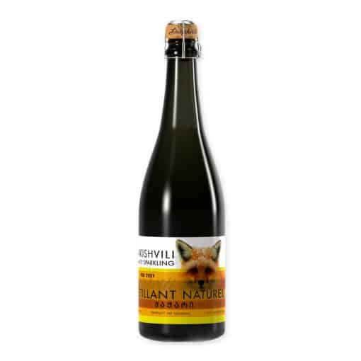Geniet van de authentieke smaak van Dakishvili Kisi PetNat, een verfrissende mousserende wijn uit Georgië. Ongefilterd en ongezwaveld voor een levendige wijnervaring. Proost! 🍾