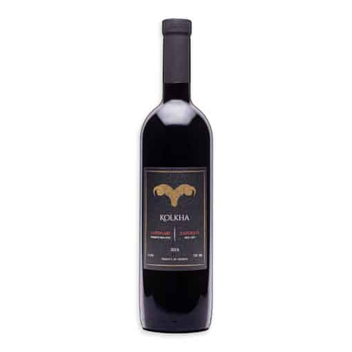 Ontdek de rijke smaak en diepe kleur van Kolkha Saperavi, een karaktervolle rode wijn uit Georgië. Perfect bij gegrild rood vlees en gerijpte kazen. Proost!