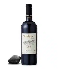 Proef eens deze Shalauri Saperavi, een heerlijke droge, amberkleurige wijn met unieke smaak uit Georgië bij Wijnhuis-Mana.nl ✓ Service ✓ Kwaliteit ✓ Snelle levering