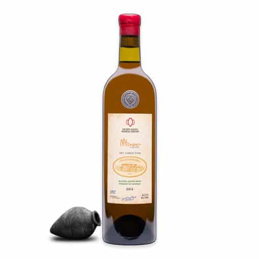 Ervaar de rijke smaken van onze Tchotiashvili Mtsvane, prachtig gemaakt in Qvevri. Deze amberkleurige wijn wacht op u, proef het vandaag!