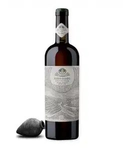 Vardzia Terraces Chitistvala is een robuuste rode natuurwijn uit Samtskhe-Javakheti, gemaakt van de unieke Chitistvala-druif. Spontaan vergist in qvevri.