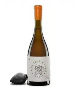 Wine People Tetra is een lichte amberwijn uit Racha-Lechkhumi, gemaakt van Tetra door Tariel Lomtadze. Elegant, bloemig en fris met schilcontact.