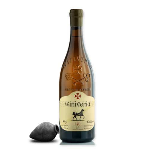 Ontdek de unieke Winiveria Khikhvi Qvevri, een amberwijn met de handgeoogste Khikhvi-druiven uit Georgië. Proef de rijke smaken vandaag!