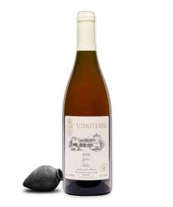 Proef eens deze Vinoterra Kisi, een heerlijke droge, amber wijn met unieke smaak uit Georgië bij Wijnhuis-Mana.nl ✓ Service ✓ Kwaliteit ✓ Snelle levering