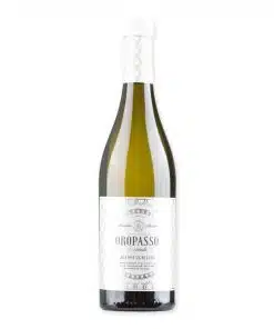 Ontdek de elegantie van Biscardo Oropasso, een heerlijke blend van Chardonnay en Garganega uit Veneto, Italië. Geniet van de frisheid, romige structuur en verfijnde complexiteit.