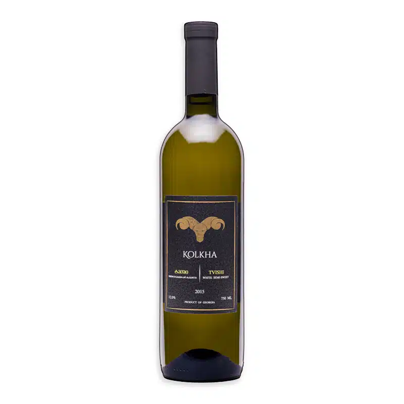 Geniet van een harmonieuze, semi-zoete witte wijn met een lichte, stro-achtige kleur. Ontdek Kolkha Kisi, gemaakt van de Kisi druif uit Kakheti. 🍇