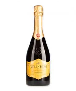 Geniet van de verfijnde combinatie van frisheid, finesse en complexiteit met De Steenberg 1682 MCC Chardonnay. Een elegante mousserende wijn uit Zuid-Afrika.🍾
