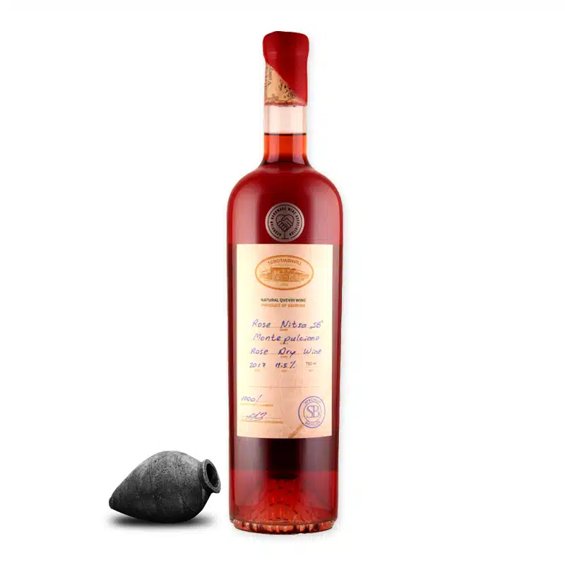Ontdek de kleurrijke Tchotiashvili Rosé Nitsa! Deze unieke wijn, van Montepulciano en Tavkveri, biedt een onvergetelijke smaakervaring. 🍷