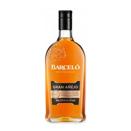 Geniet van Barcelo Gran Anejo, een ambachtelijk gedistilleerde rum uit de Dominicaanse Republiek, bekend om zijn rijke aroma van karamel en tropisch fruit, perfect voor pure consumptie of in cocktails.