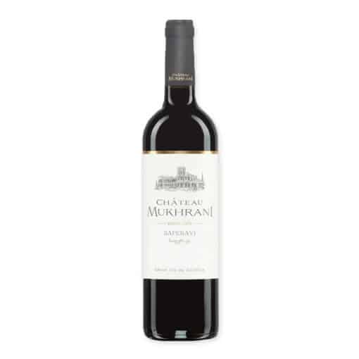 Proef de verfijning van Château Mukhrani Saperavi, een biologische rode wijn uit Georgië. Geniet van de volle body en uitgesproken fruitigheid! 🍷