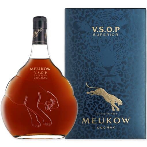 Ontdek Meukow VSOP, de Franse cognac die bekend staat om zijn rijke smaken en elegante complexiteit. Perfect voor connaisseurs en liefhebbers van fijne spirits.