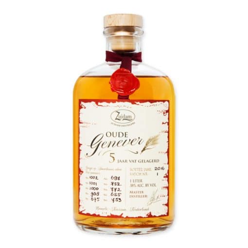 Ontdek Zuidam 5 jaar Oude Genever, een meesterwerk van Nederlandse distilleerkunst. Deze complexe spirit is perfect voor degene die geniet van een diepe, verfijnde smaak met een rijke geschiedenis.