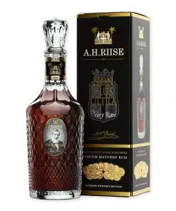 Ontdek A.H. Riise Non Plus Ultra Very Rare, een exclusieve rum met complexe smaken van karamel, vanille en tropisch fruit. Perfect voor speciale momenten.