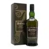 Ervaar Ardbeg Uigeadail, een bekroonde Islay Scotch met een unieke combinatie van rokerigheid en sherryzoetheid. Perfect voor kenners.
