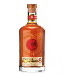 Ontdek Bacardi 8 Years Reserva Ocho, een superieure rum met een rijke blend van pruim, vanille, en specerijen. Ideaal voor luxe cocktails of als pure sipper.
