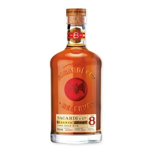 Ontdek Bacardi 8 Years Reserva Ocho, een superieure rum met een rijke blend van pruim, vanille, en specerijen. Ideaal voor luxe cocktails of als pure sipper.