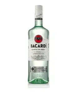 Beleef de zachtheid van Bacardi Carta Blanca, de ideale basis voor mojito's en daiquiri's. Met zijn heldere, frisse smaak en subtiele vanilletinten tilt het uw cocktailmoment naar een hoger niveau.