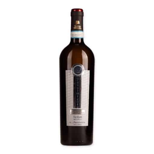 Ervaar de luxe van de Baglio Gibellina Passimiento Bianco, een voortreffelijke witte wijn uit Sicilië, gemaakt van deels ingedroogde druiven voor een unieke smaakervaring.