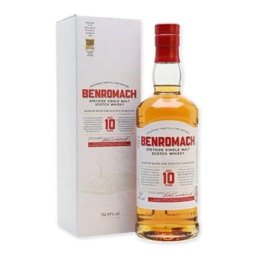 Ervaar de rijke en rokerige smaken van Benromach 10 Year Old, een prachtige Speyside whisky die perfect is voor liefhebbers van diepe, complexe whisky's met een hint van sherry en rook.