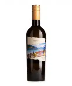 Proef de verfijning van Biscardo Bianco di Custoza, een witte wijn met noten van appel, peer en citrus, perfect voor elke gelegenheid.