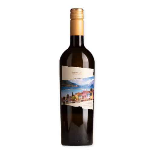Proef de verfijning van Biscardo Bianco di Custoza, een witte wijn met noten van appel, peer en citrus, perfect voor elke gelegenheid.