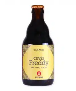 Ervaar de diepe, rijke smaken van Brouwerij Alvinne's Cuvee Freddy Dark Sour Ale: een complexe zuur ale met tonen van karamel, donkere chocolade, en fruitige zuren.
