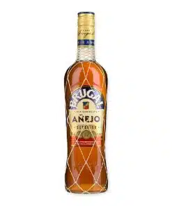 Geniet van Brugal 5 Years Anejo Superior, een voortreffelijke rum uit de Dominicaanse Republiek met tonen van karamel, vanille en eikenhout. Perfect voor puur genot of in klassieke cocktails.