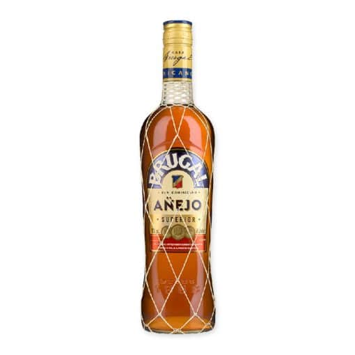 Geniet van Brugal 5 Years Anejo Superior, een voortreffelijke rum uit de Dominicaanse Republiek met tonen van karamel, vanille en eikenhout. Perfect voor puur genot of in klassieke cocktails.