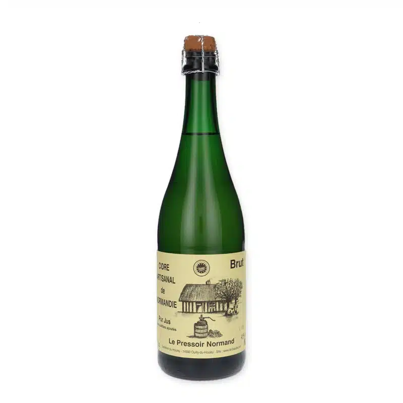 Ontdek Cidre Artisanal de Normandie Brut, een traditionele Franse cider uit Normandië. Geniet van zijn gouden kleur, frisse aromas, en rijke appel smaken.
