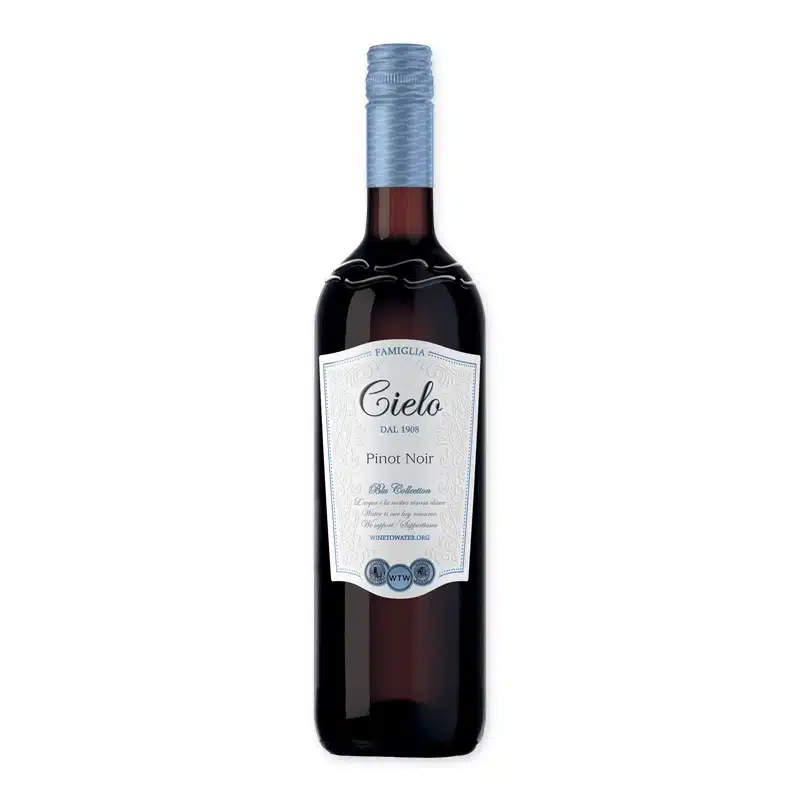 Ontdek Cielo Pinot Noir, een charmante Italiaanse rode wijn uit Veneto met nuances van rood fruit en een zachte afwerking. Perfect voor elk diner of rustige avond.