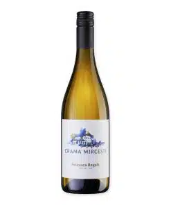 Geniet van de subtiele elegantie van Crama Mircești Feteasca Regală, een verfrissende Roemeense witte wijn met een bouquet van witte vruchten en een vleugje kruiden.