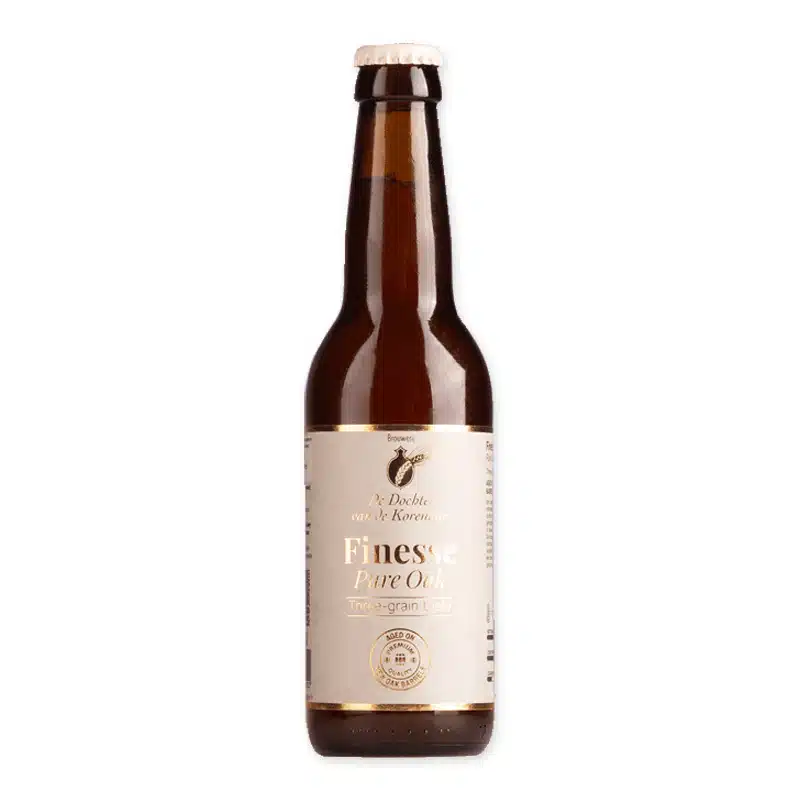 Ontdek Dochter van de Korenaar Finesse Pure Oak, een rijk Belgische speciaalbier met subtiele houttonen van eiken vaten. Perfect voor liefhebbers van diepe, complexe biersmaken.