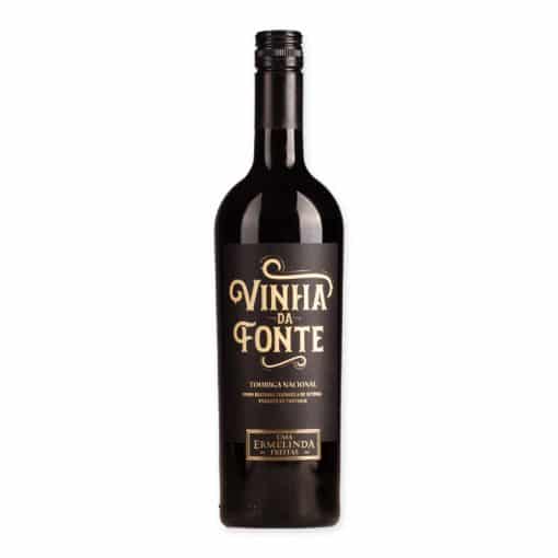 Ontdek Ermelinda Vinha da Fonte, een schitterende rode wijn uit Portugal. Perfect uitgebalanceerd, met nuances van rood fruit en kruiden. Een uitmuntende keuze voor liefhebbers van kwaliteitswijnen.