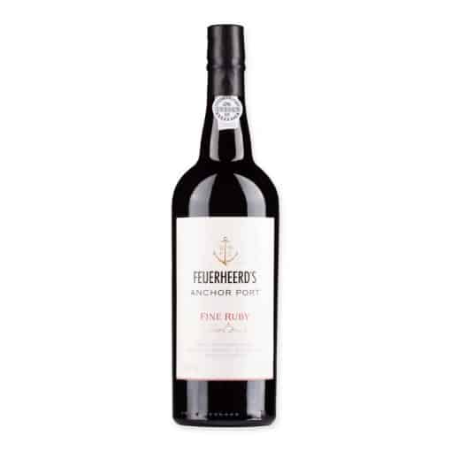 Ontdek Feuerheerds Fine Ruby Port, een luxueuze portwijn met rijke aroma's en een diepe kleur, perfect voor bij dessert of als stijlvol cadeau.