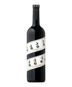 Ontdek de luxe van Francis Ford Coppola Director's Cut Cabernet Sauvignon, een expressieve rode wijn vol zwarte bessen en chocolade, perfect voor elke verzamelaar.