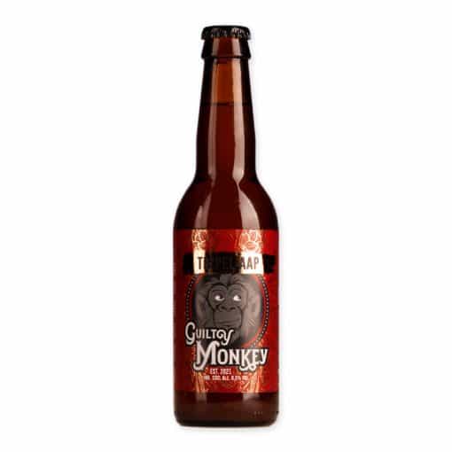 Ervaar de Guilty Monkey Tripel Aap, een bier met een complex aroma van fruit en kruiden, perfect gebalanceerd met zoetheid en een zachte afdronk.