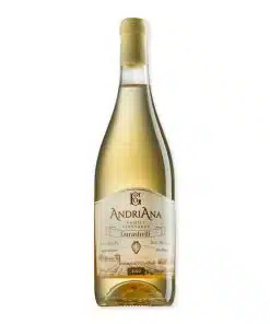 Proef de rijkdom van Gurashvili Andriana, een traditioneel gedistilleerde Georgische drank met een complex aroma en luxueuze afwerking.