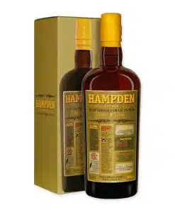 Ontdek Hampden 8 years Pure Single Jamaican Rum, een premium rum met een rijk palet van tropisch fruit, vanille en specerijen, perfect voor direct genot of verfijnde cocktails.
