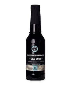 Ervaar de diepte van Harviestoun Ola Dubh 14, een speciaalbier gerijpt in whiskyvaten, bekend om zijn rijke smaken van chocolade en een elegante whiskyaffiniteit.