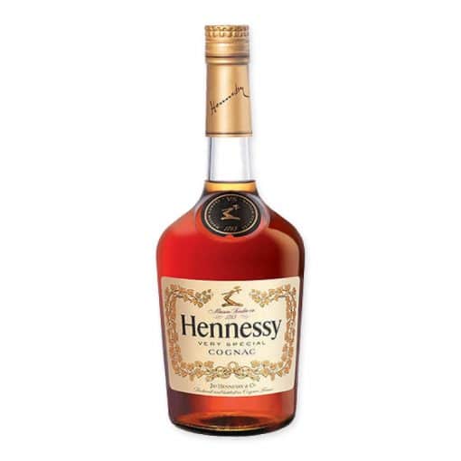 Ontdek Hennessy VS Cognac, een meesterlijke blend van complexe aroma's en een zachte afdronk, ideaal als digestief of in elegante cocktails. Ervaar de luxe direct.
