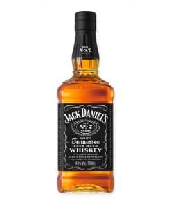 Ontdek Jack Daniel's 1L, een premium Amerikaanse whiskey beroemd om zijn zachte smaak met hints van vanille en karamel. Perfect voor cocktails!