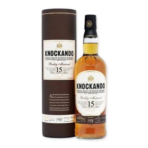 Ontdek Knockando 15Y Richly Matured, de Schotse single malt met een rijk palet van karamel en amandel, ideaal voor de echte whiskykenner. Bestel direct!