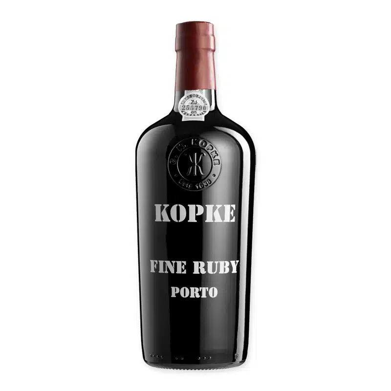 Ontdek Kopke Fine Ruby Porto: een traditionele port uit de Douro, beroemd om zijn robuuste, fruitige aroma’s en fluweelzachte afdronk. Perfect voor speciale gelegenheden.