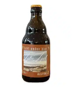 Ervaar Kust Brouwers Licht Amber Bier, een verfrissende smaak perfect voor elke gelegenheid. Prachtig amberkleurig met een zachte smaak van karamel.