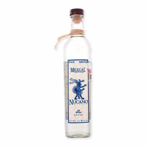 Ontdek Nucano Mezcal Joven Espadin, de ambachtelijke Mezcal uit Oaxaca, vervaardigd uit Espadin agave. Geniet van zijn rokerige, aardse tonen met een vleugje citrus.