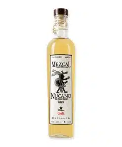 Ontdek Nucano Mezcal Reposado Espadin, een meesterwerk met een rijke mix van rook, vanille en karamel, perfect voor elke gelegenheid.