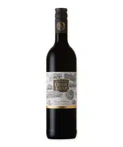 Ervaar de diepte van Oude Kaap Cabernet Sauvignon Reserve met tonen van zwarte bessen en vanille. Perfect voor elke gelegenheid met rood vlees of rijke pasta.